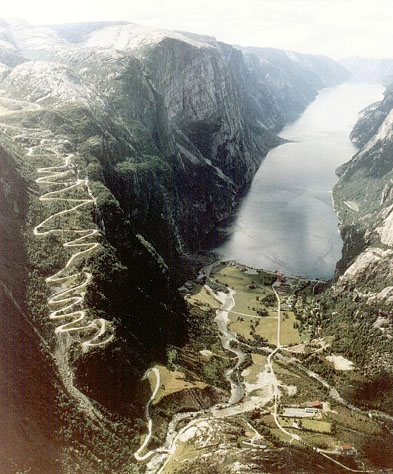 lysebotn.jpg (70081 bytes)